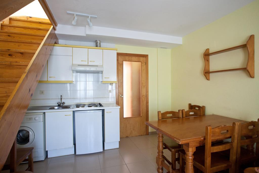 Apartamentos Cambras Jaca Dış mekan fotoğraf