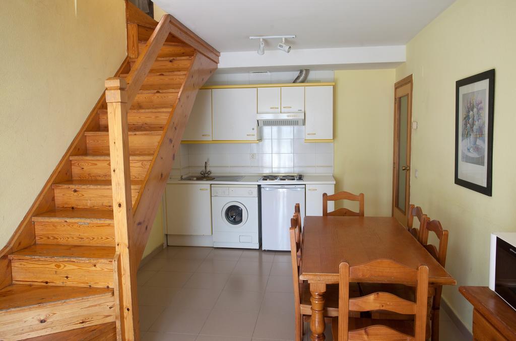 Apartamentos Cambras Jaca Dış mekan fotoğraf