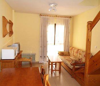 Apartamentos Cambras Jaca Dış mekan fotoğraf